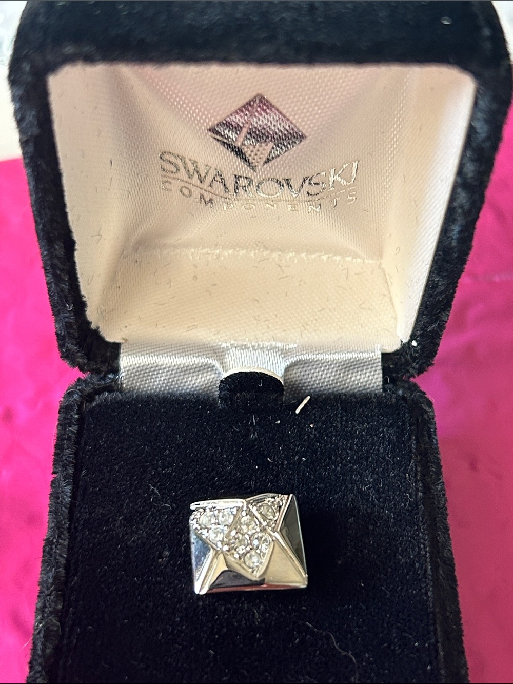 vintage Swarovski pyramid-shaped crystal tie tack